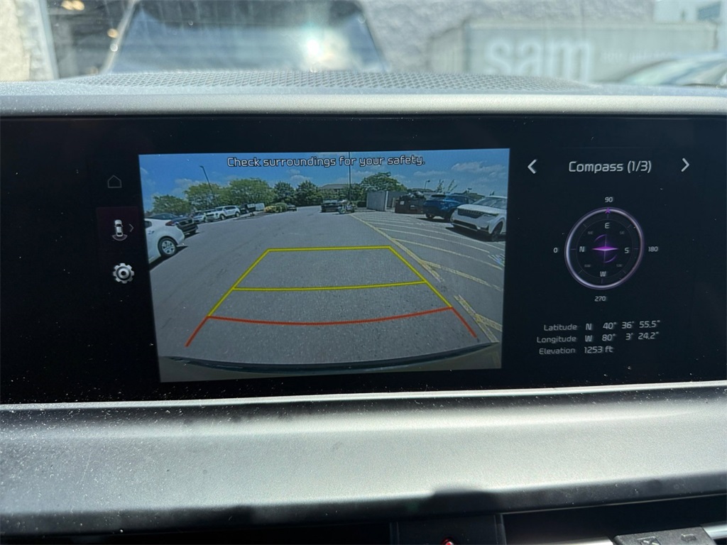 Vehicle image 19 of 32