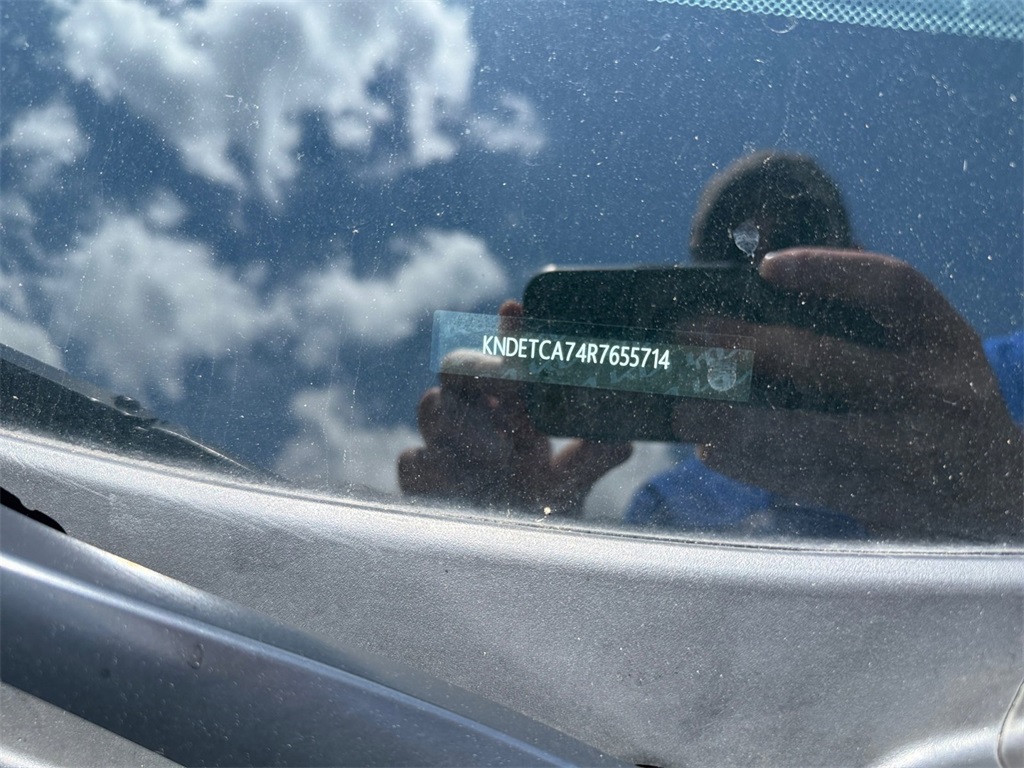 Vehicle image 26 of 32