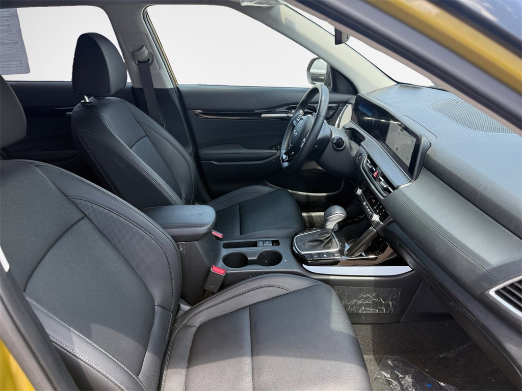 Vehicle image 12 of 32