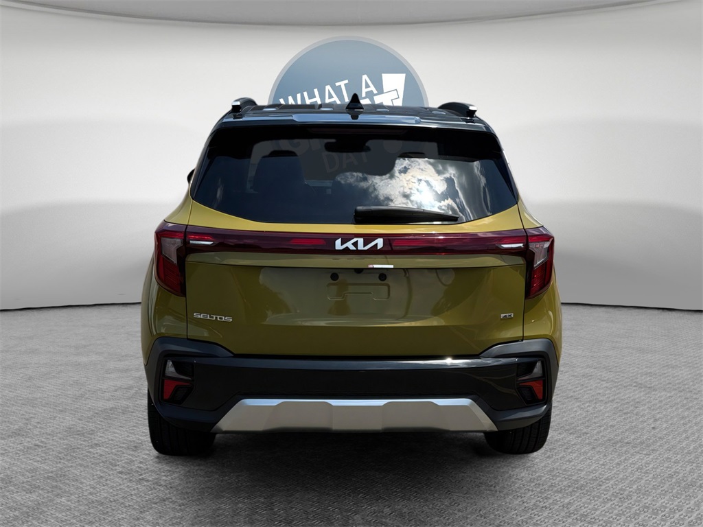 Vehicle image 6 of 32