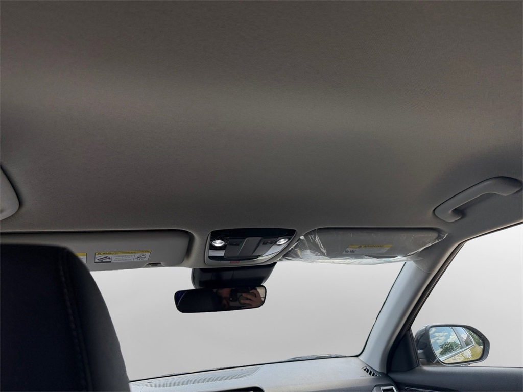 Vehicle image 16 of 32