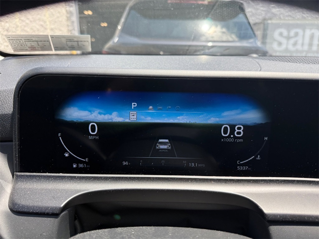 Vehicle image 18 of 32
