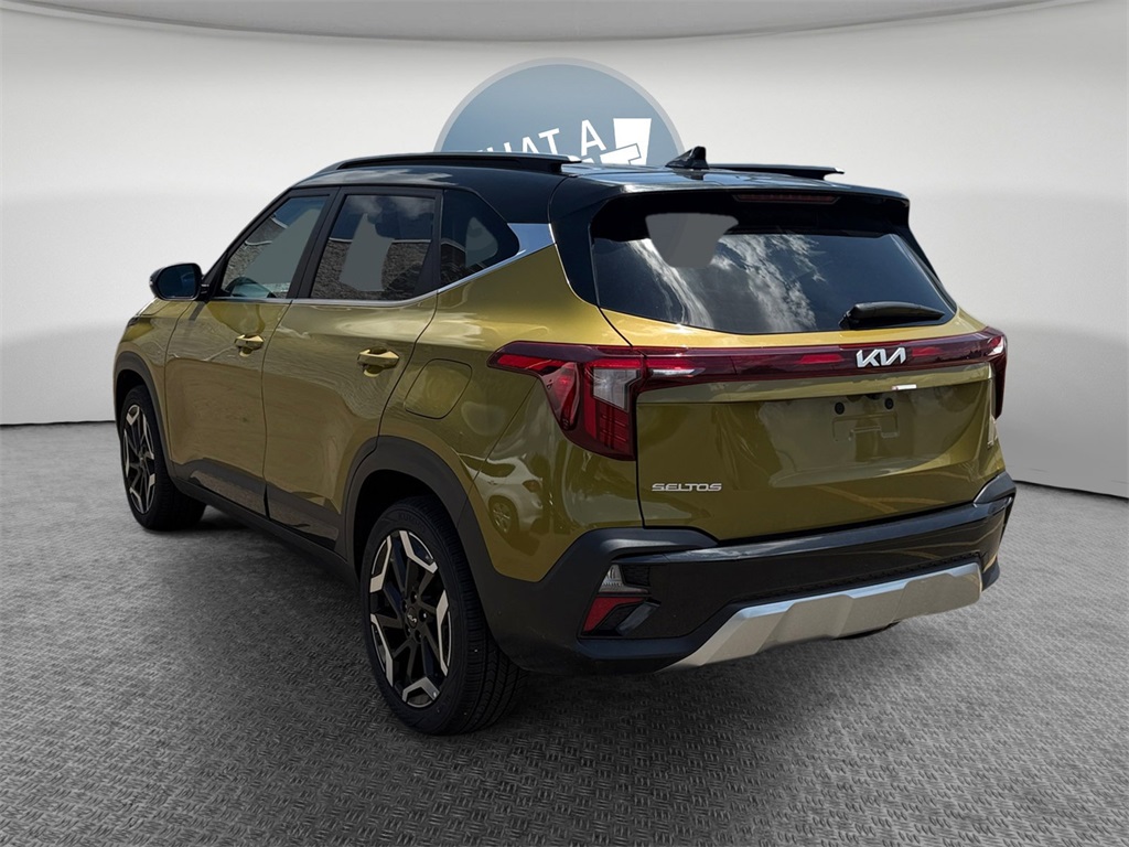 Vehicle image 7 of 32