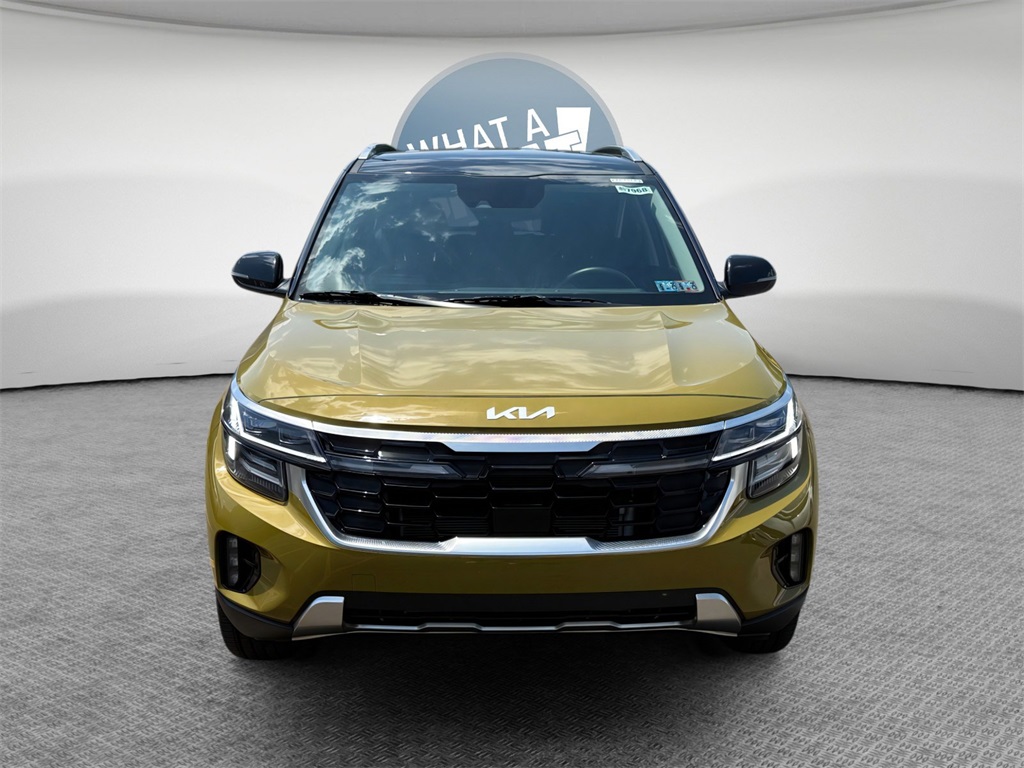 Vehicle image 2 of 32