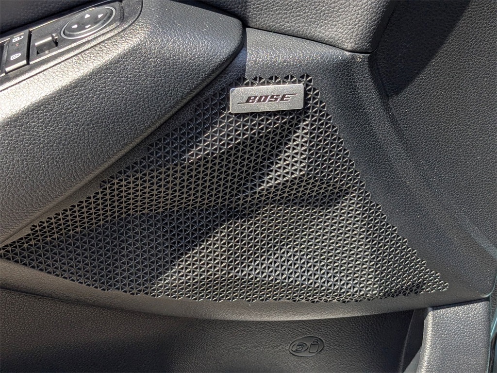 Vehicle image 36 of 38
