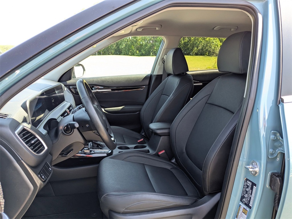 Vehicle image 14 of 38