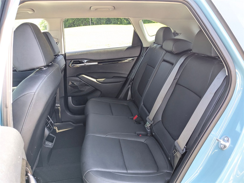 Vehicle image 16 of 38