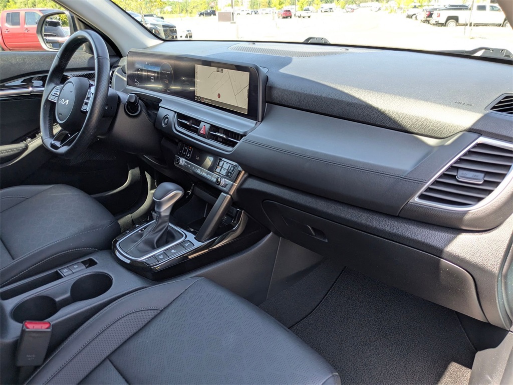 Vehicle image 18 of 38