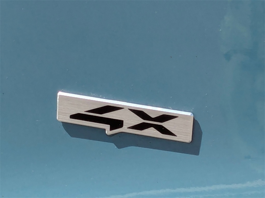 Vehicle image 34 of 38