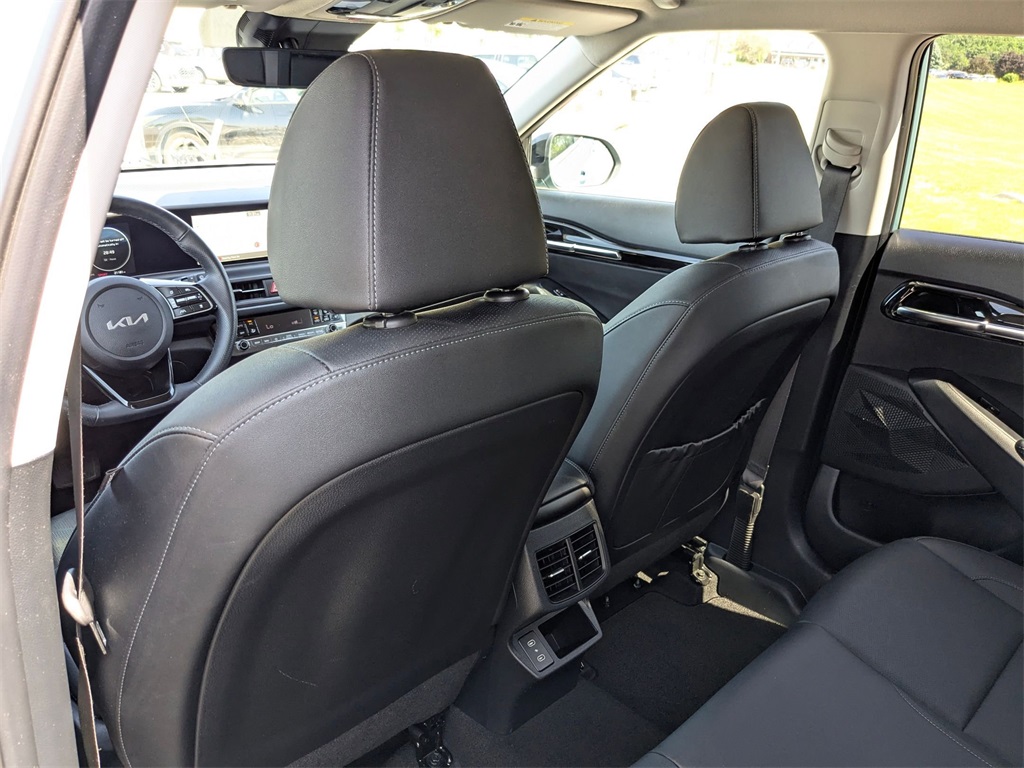 Vehicle image 29 of 38