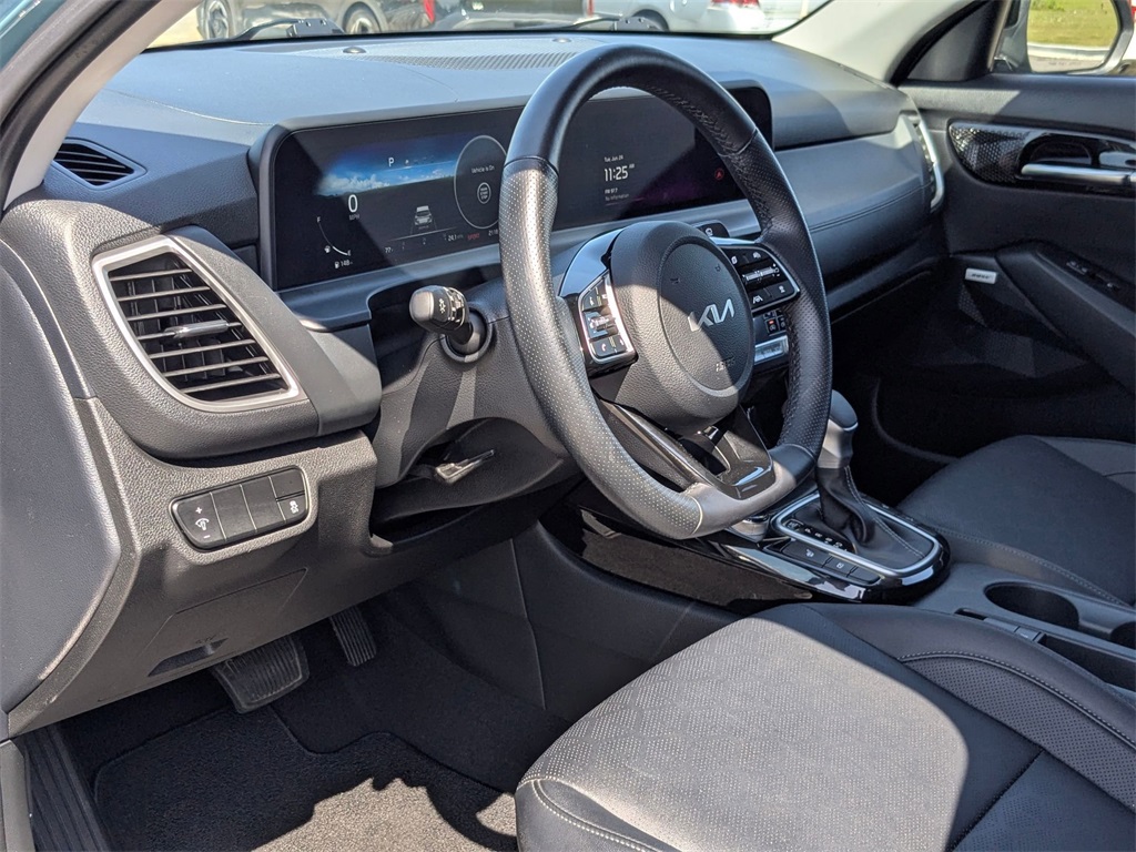 Vehicle image 19 of 38