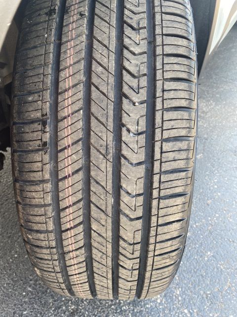 Vehicle image 8 of 18