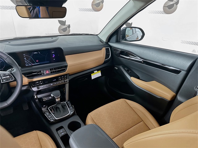 Vehicle image 24 of 33