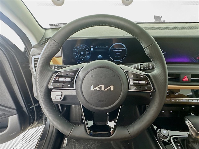 Vehicle image 11 of 33