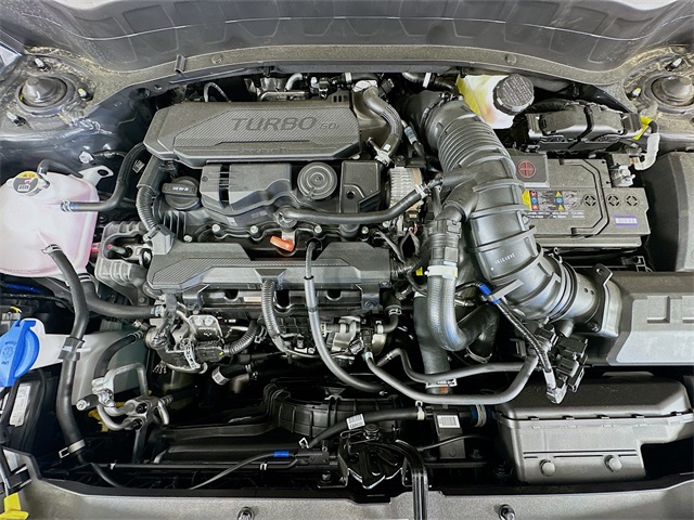 Vehicle image 31 of 33