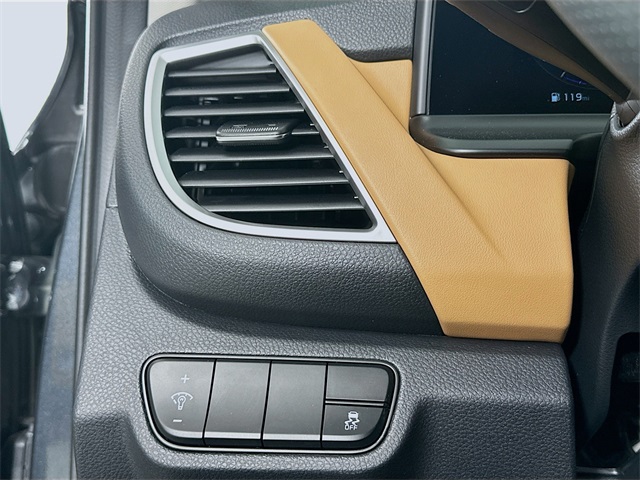 Vehicle image 10 of 33