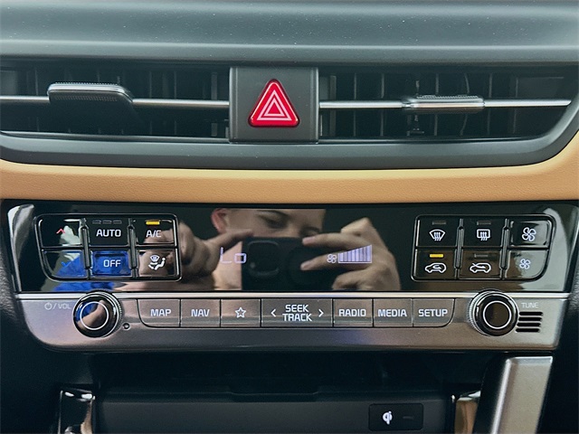 Vehicle image 16 of 33