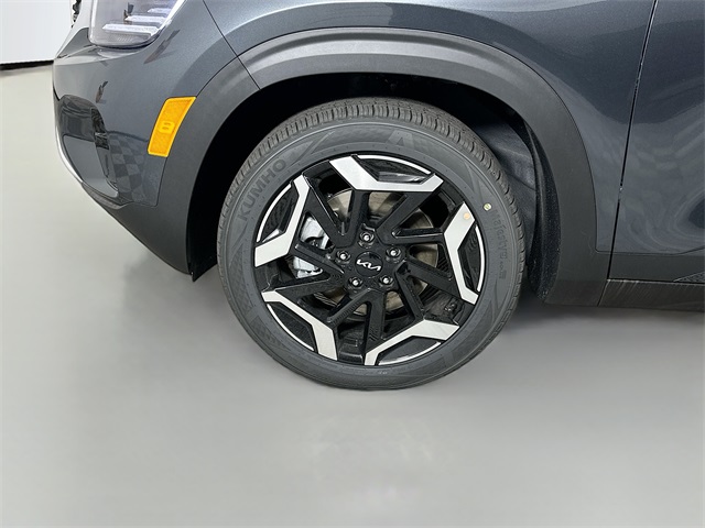 Vehicle image 32 of 33