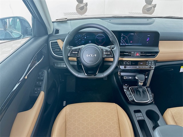 Vehicle image 23 of 33