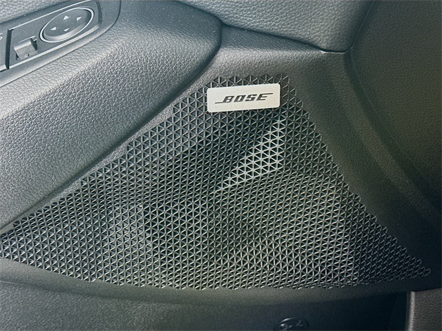 Vehicle image 19 of 33