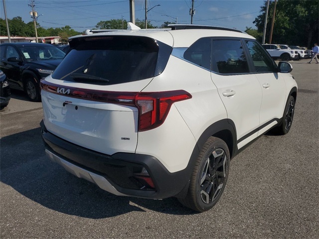 Vehicle image 3 of 32