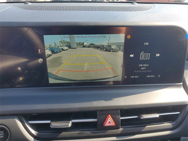 Vehicle image 16 of 32