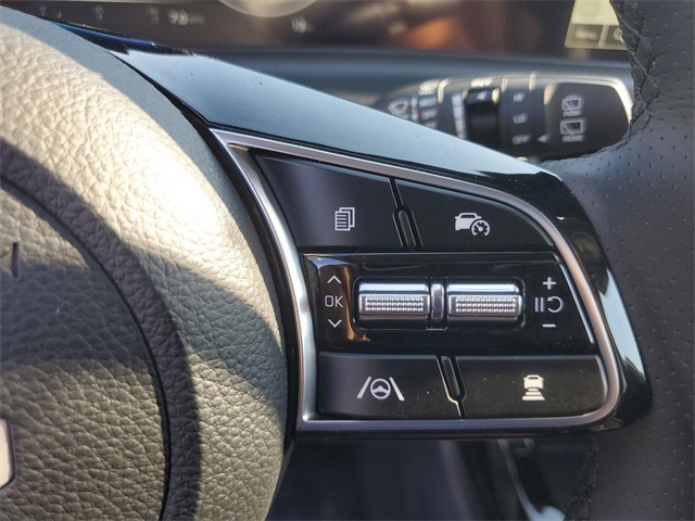 Vehicle image 12 of 32