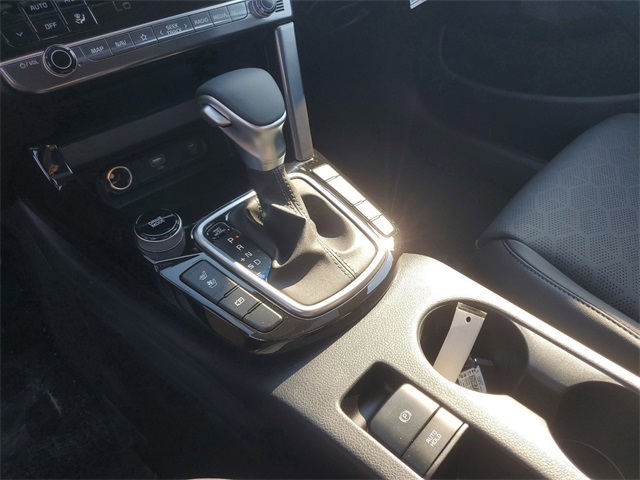 Vehicle image 21 of 32