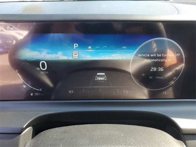 Vehicle image 14 of 32