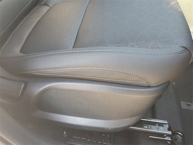 Vehicle image 31 of 32