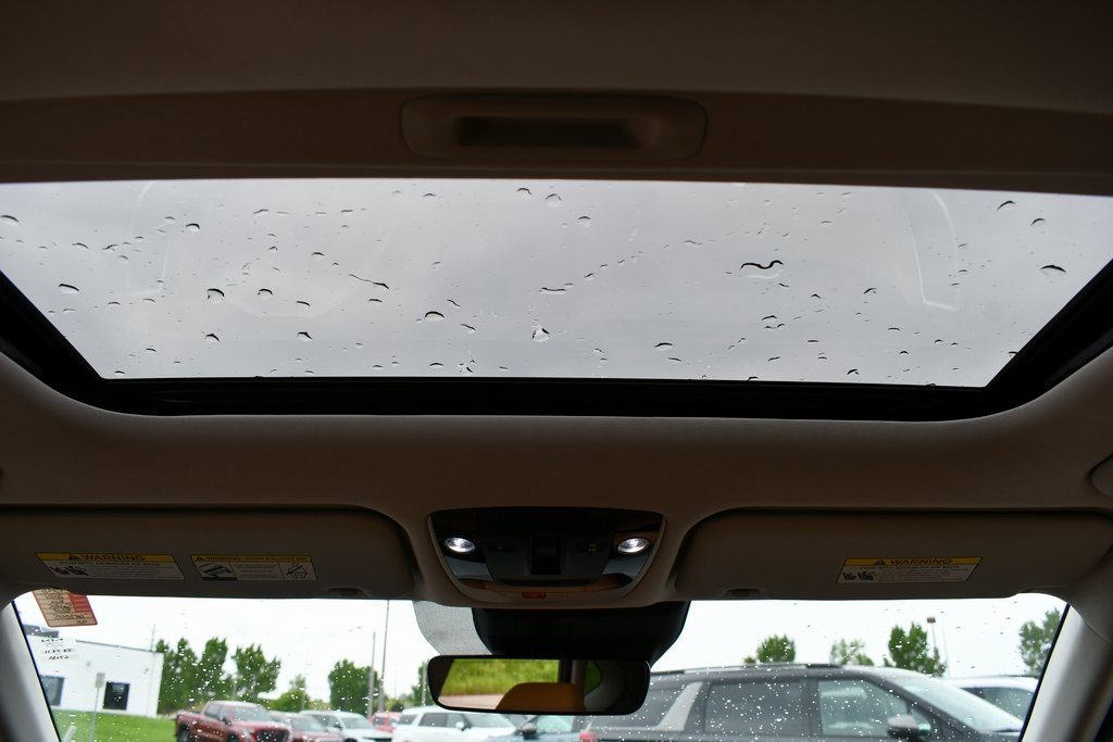 Vehicle image 16 of 30
