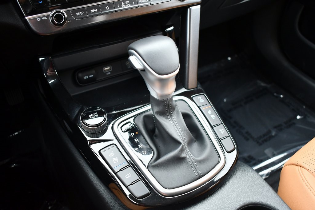 Vehicle image 27 of 30