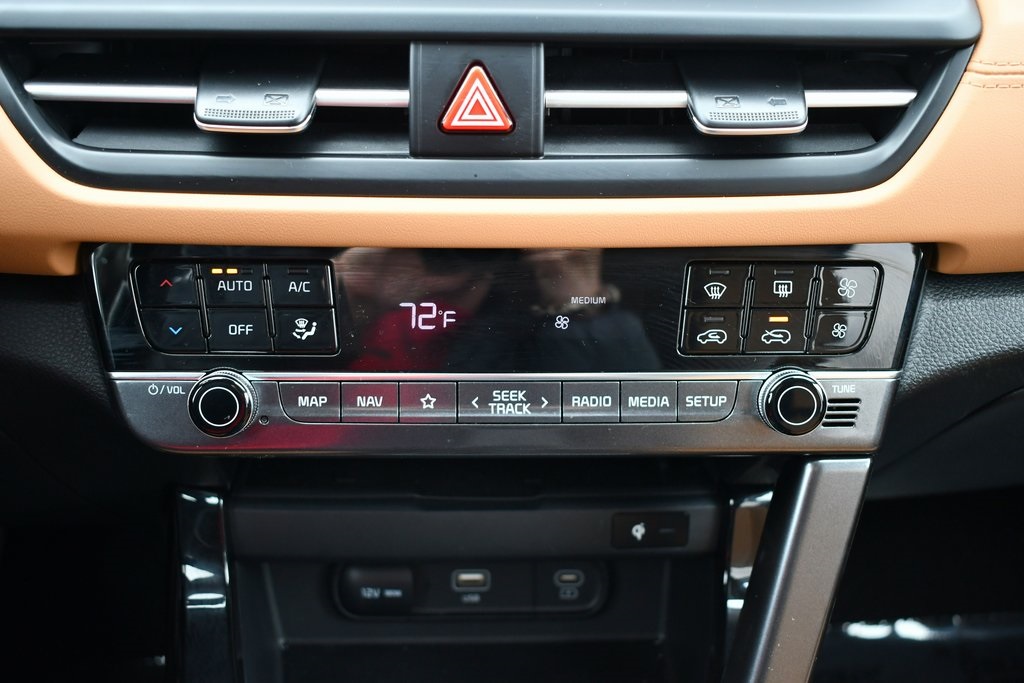 Vehicle image 26 of 30