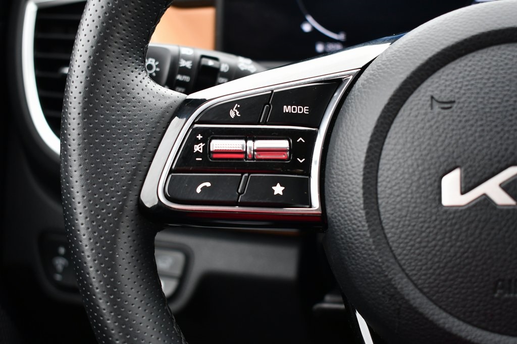 Vehicle image 20 of 30
