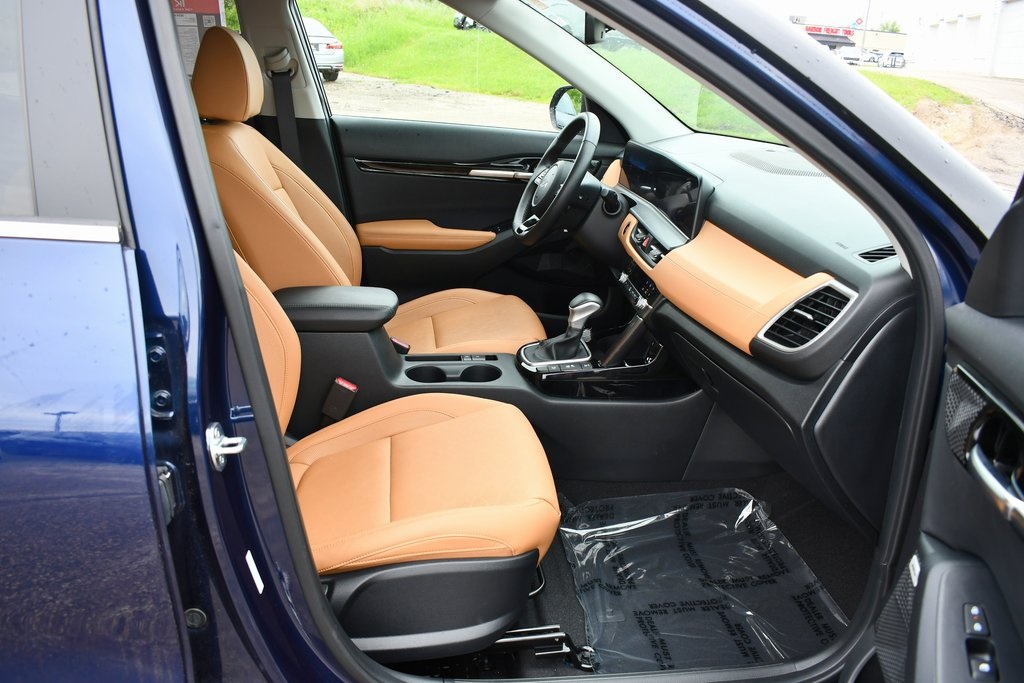 Vehicle image 18 of 30