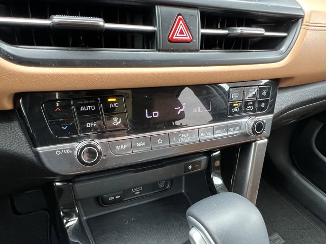 Vehicle image 27 of 29