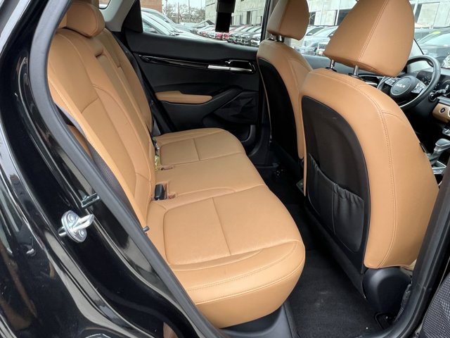 Vehicle image 15 of 29