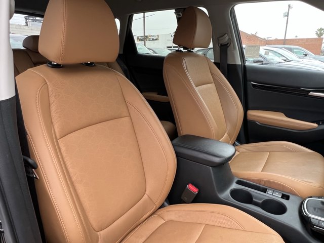 Vehicle image 13 of 29
