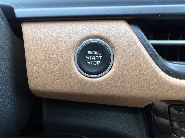 Vehicle image 28 of 29