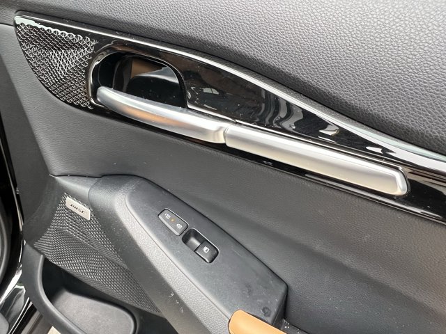 Vehicle image 14 of 29
