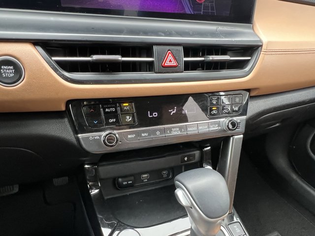 Vehicle image 25 of 29
