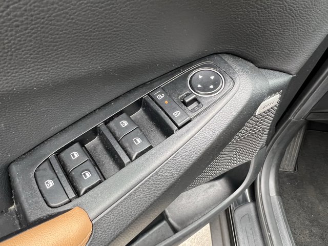 Vehicle image 19 of 29