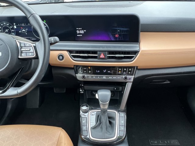 Vehicle image 17 of 29