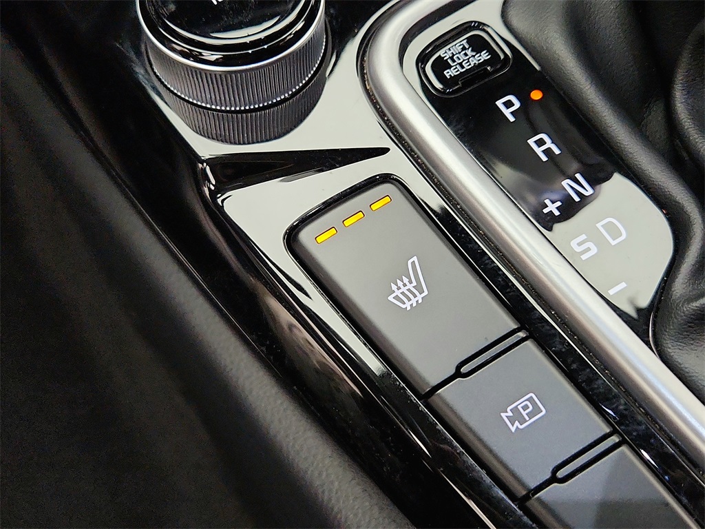 Vehicle image 18 of 37