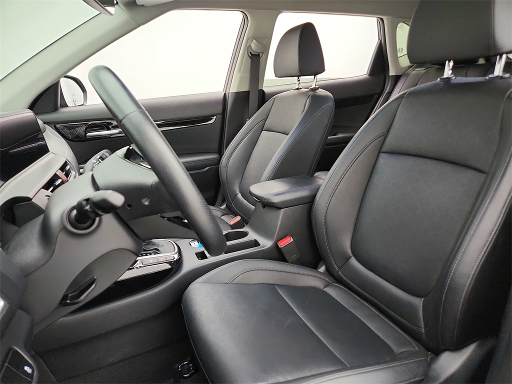 Vehicle image 10 of 37