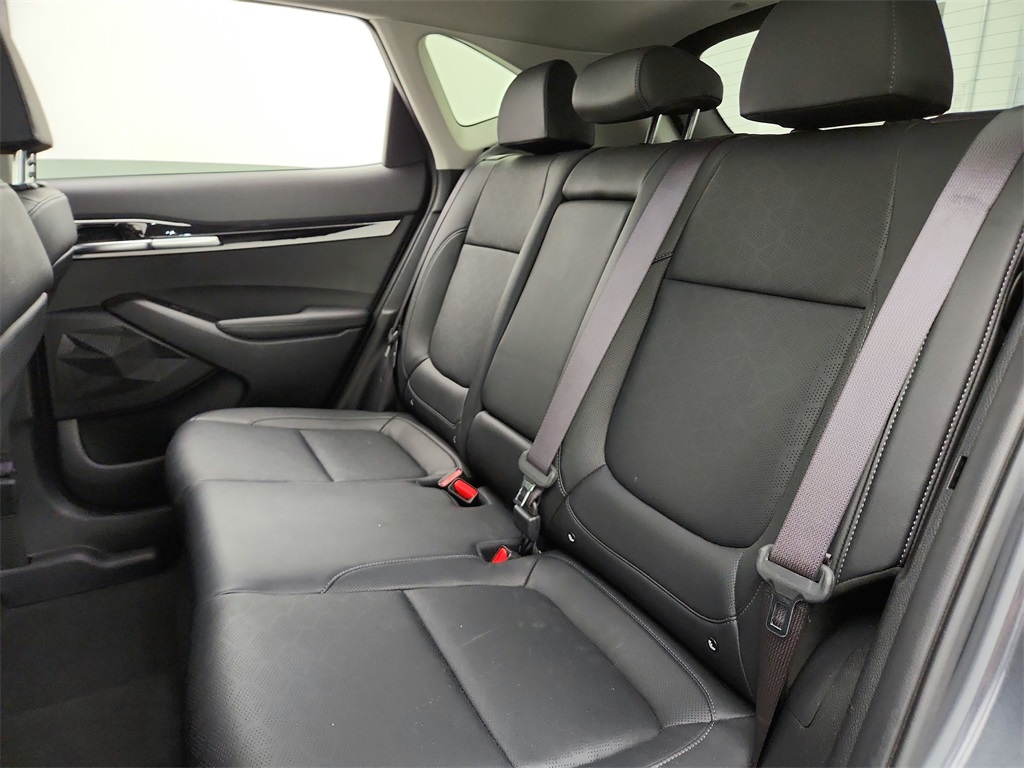 Vehicle image 22 of 37