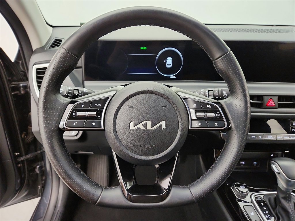 Vehicle image 13 of 37