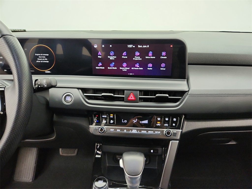 Vehicle image 17 of 37