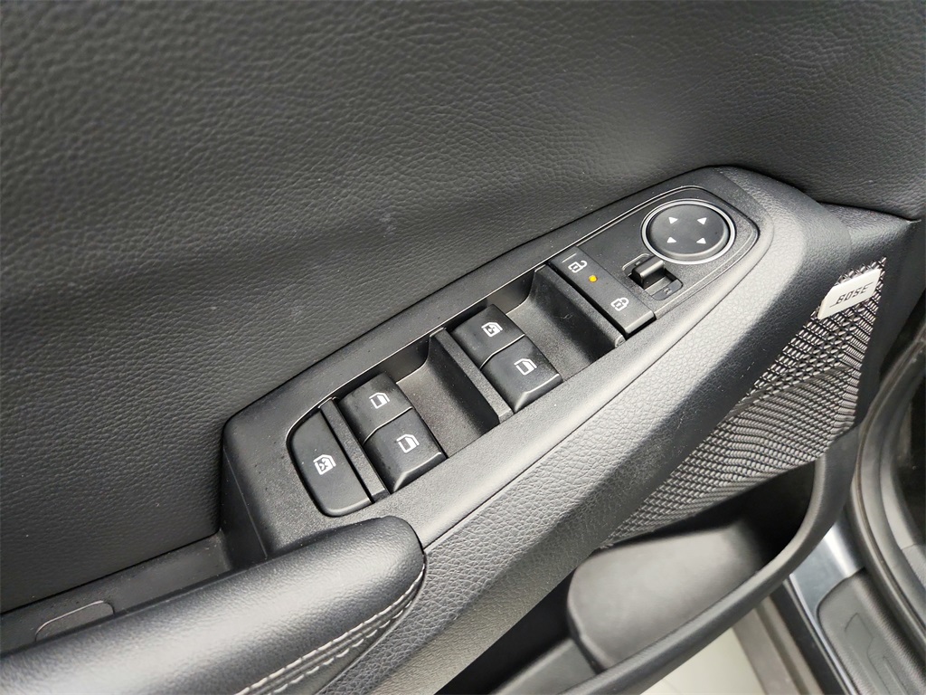 Vehicle image 19 of 37