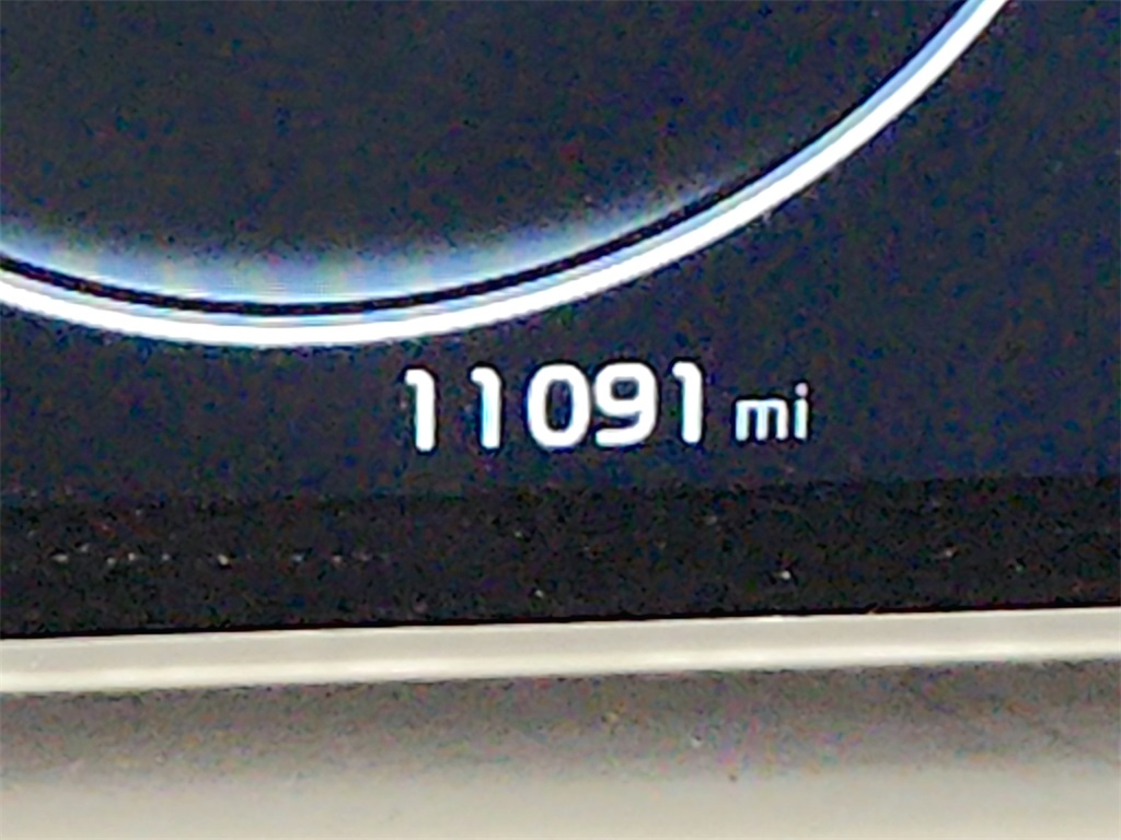 Vehicle image 12 of 37